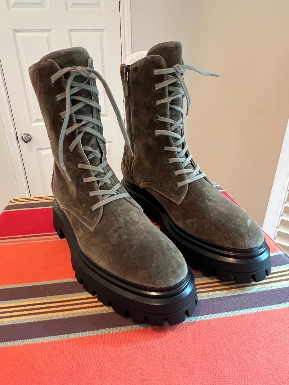 Stuart Weitzman Bedford Lace Boots - Velvet, Cargo Green. 9B NWT - Picture 3 of 16